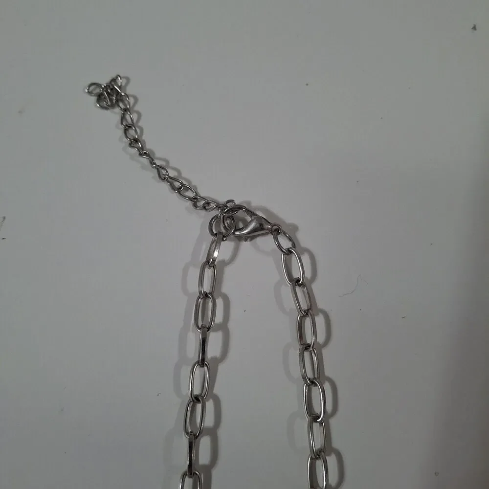 Unbranded silver tone